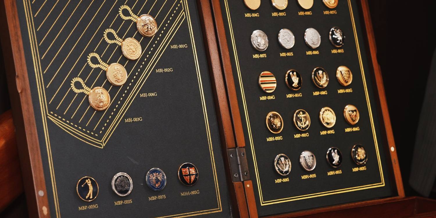 乌鲁木齐蓝帝格尼专柜肩张区