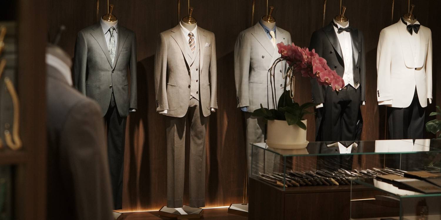 乌鲁木齐蓝帝格尼专柜西服展示区